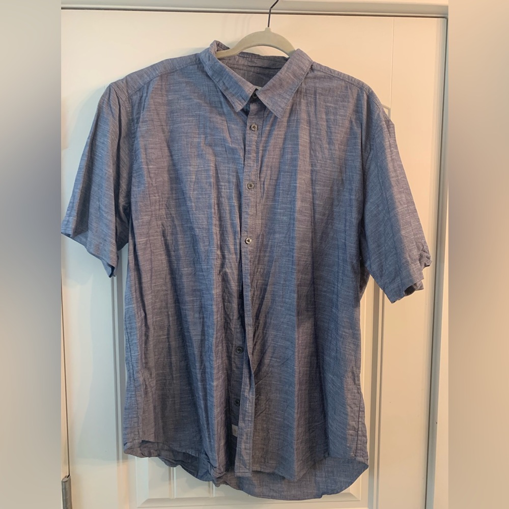 Costaoro Button Down Shirt
Mens Sz XXL
Pre-Owned, Great Shape!